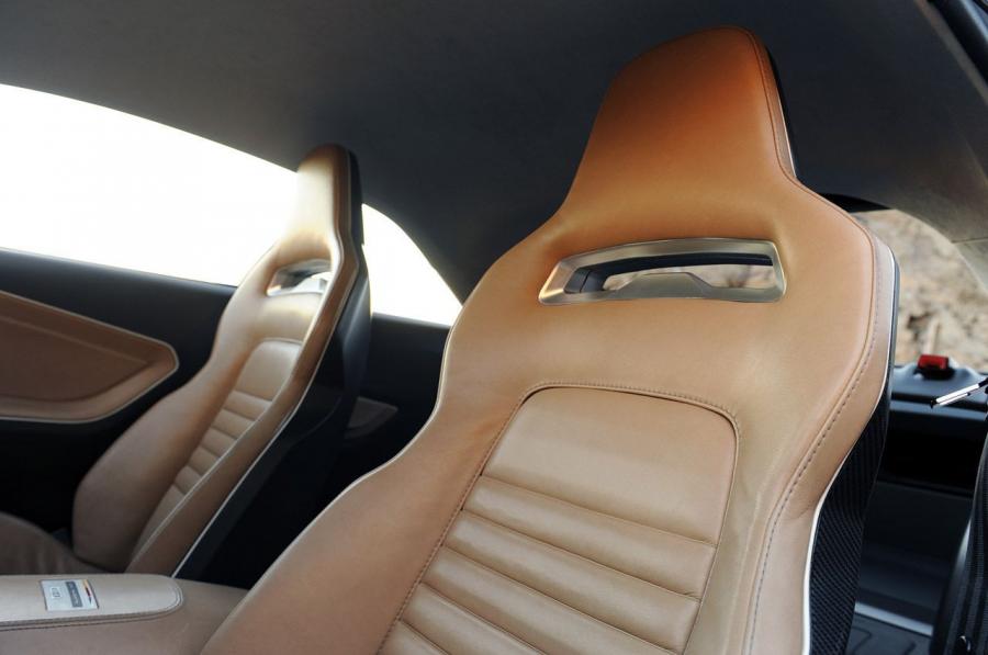 Интерьер Audi Quattro Concept 2010 года  (фото 34 из 119)